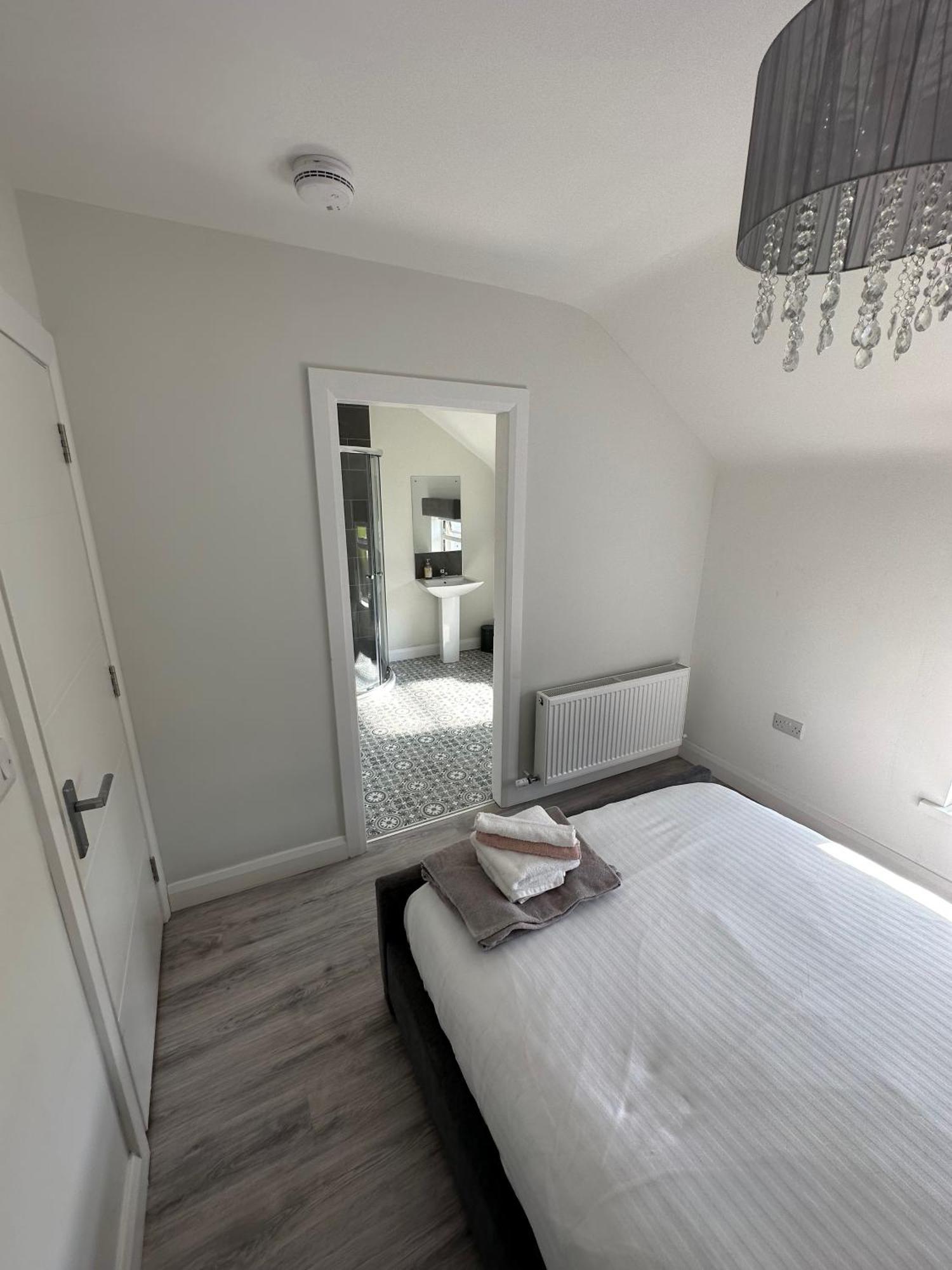 Westland Suites - Stylish, Modern, Elegant, Central Apartments A Londonderry Eksteriør bilde