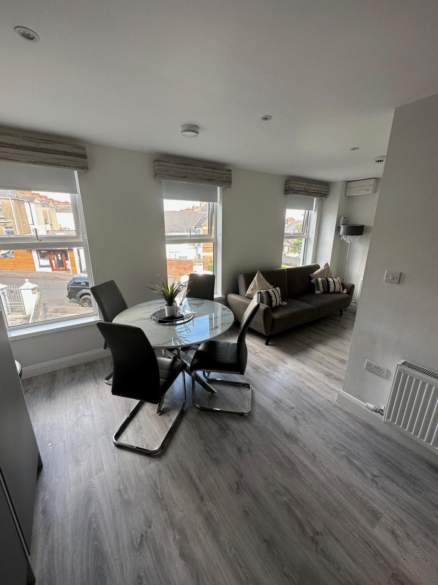 Westland Suites - Stylish, Modern, Elegant, Central Apartments A Londonderry Eksteriør bilde