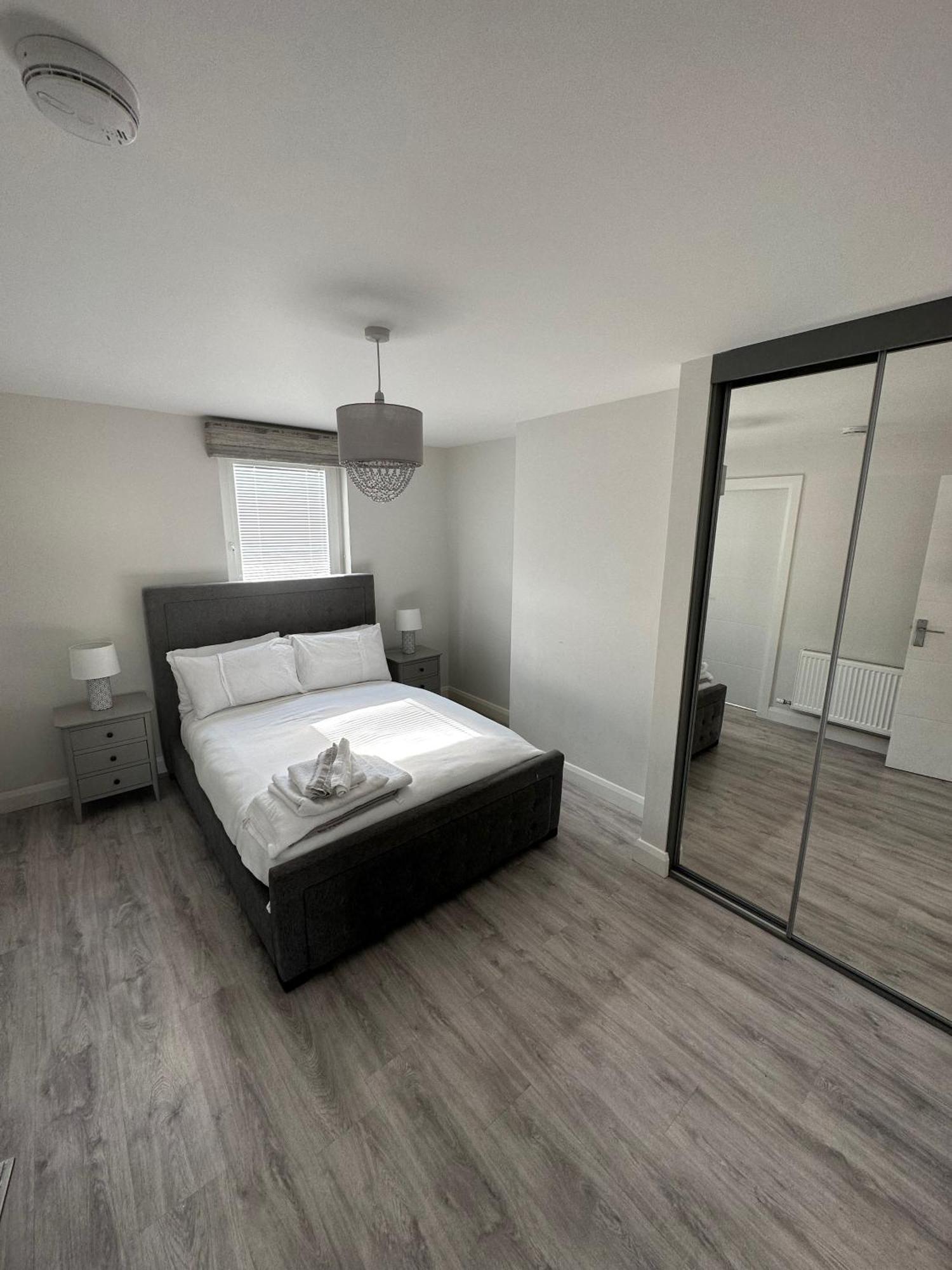 Westland Suites - Stylish, Modern, Elegant, Central Apartments A Londonderry Eksteriør bilde