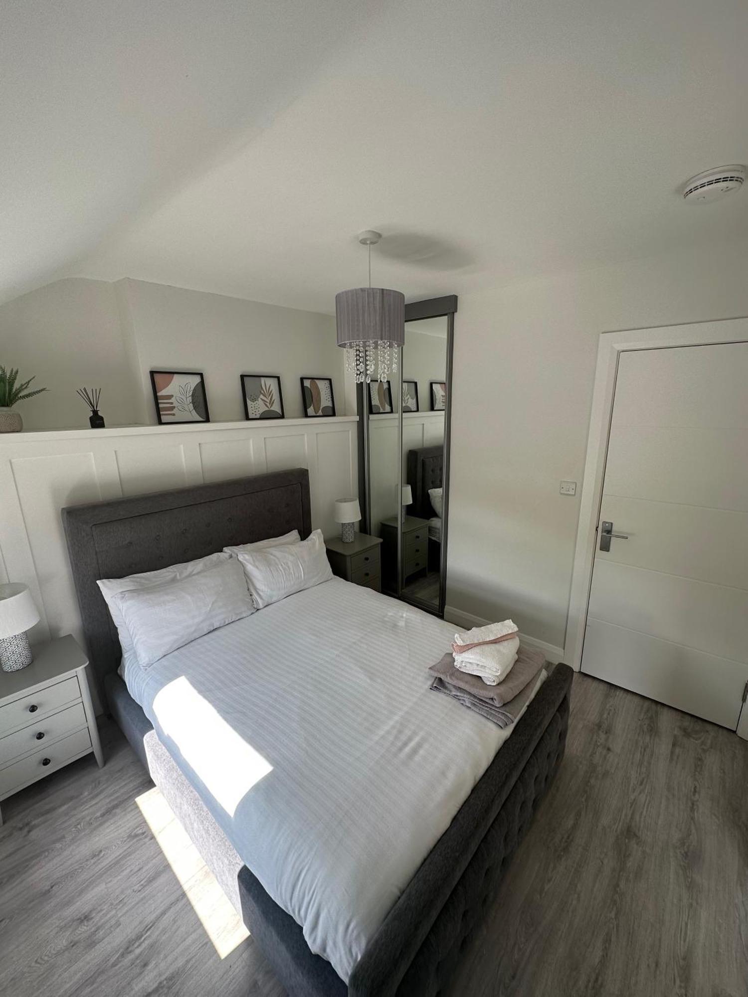 Westland Suites - Stylish, Modern, Elegant, Central Apartments A Londonderry Eksteriør bilde