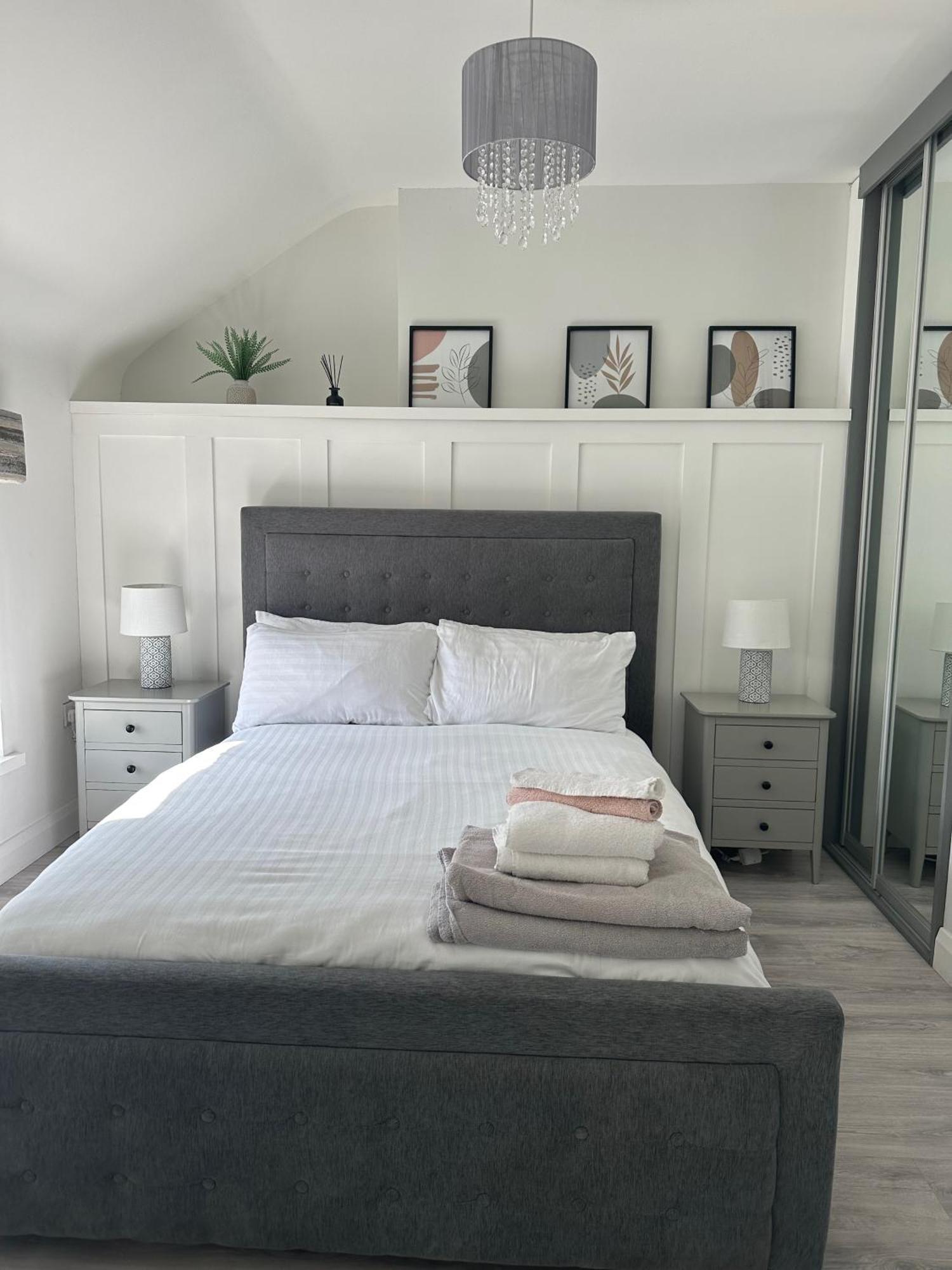 Westland Suites - Stylish, Modern, Elegant, Central Apartments A Londonderry Eksteriør bilde